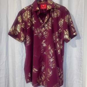Suslo Red Collection Men's Burgundy Gold Rose Floral Slim Fit Short Sleeve Shirt
